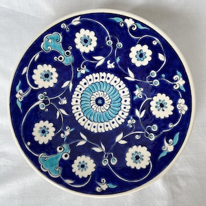 Handmade Turkish Iznik Ceramic Plate: Blue & White Floral Wall Art (9.8&quot;)