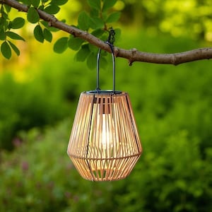 Outdoor Solar Garden Light Lantern – Rattan Bamboo Chinese Retro Hanging Lamp for Balcony, Patio, Yard Decoration & Night Ambience