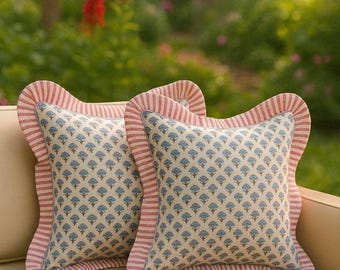 Funda de almohada de algodón con estampado artesanal, ribete floral con volantes, decoración rústica