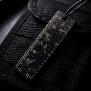 Forged Carbon Fiber EDC Ruler Keychain, 6cm Mini Pocket Ruler Tool, Lightweight Everyday Carry Gadget, Backpack Charm Tool, Gift for Him