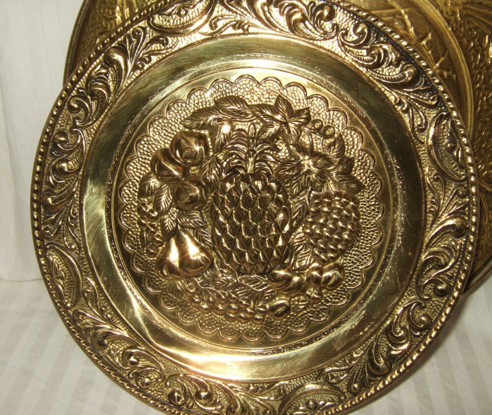 Vintage brass peerage plaques brass wall plaques brass plates Etsy