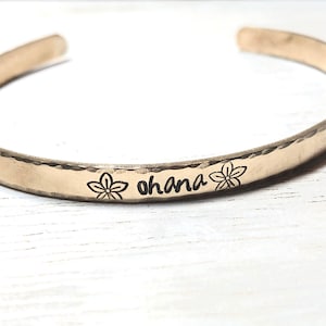 Hawaiianischer Schmuck, Ohana, Hawaii Armbänder, Handgestempelter Schmuck, Hula Geschenke, Hawaii Armband, Ku&#39;uipo Armband, Ohana Armband, Dünner Armreif
