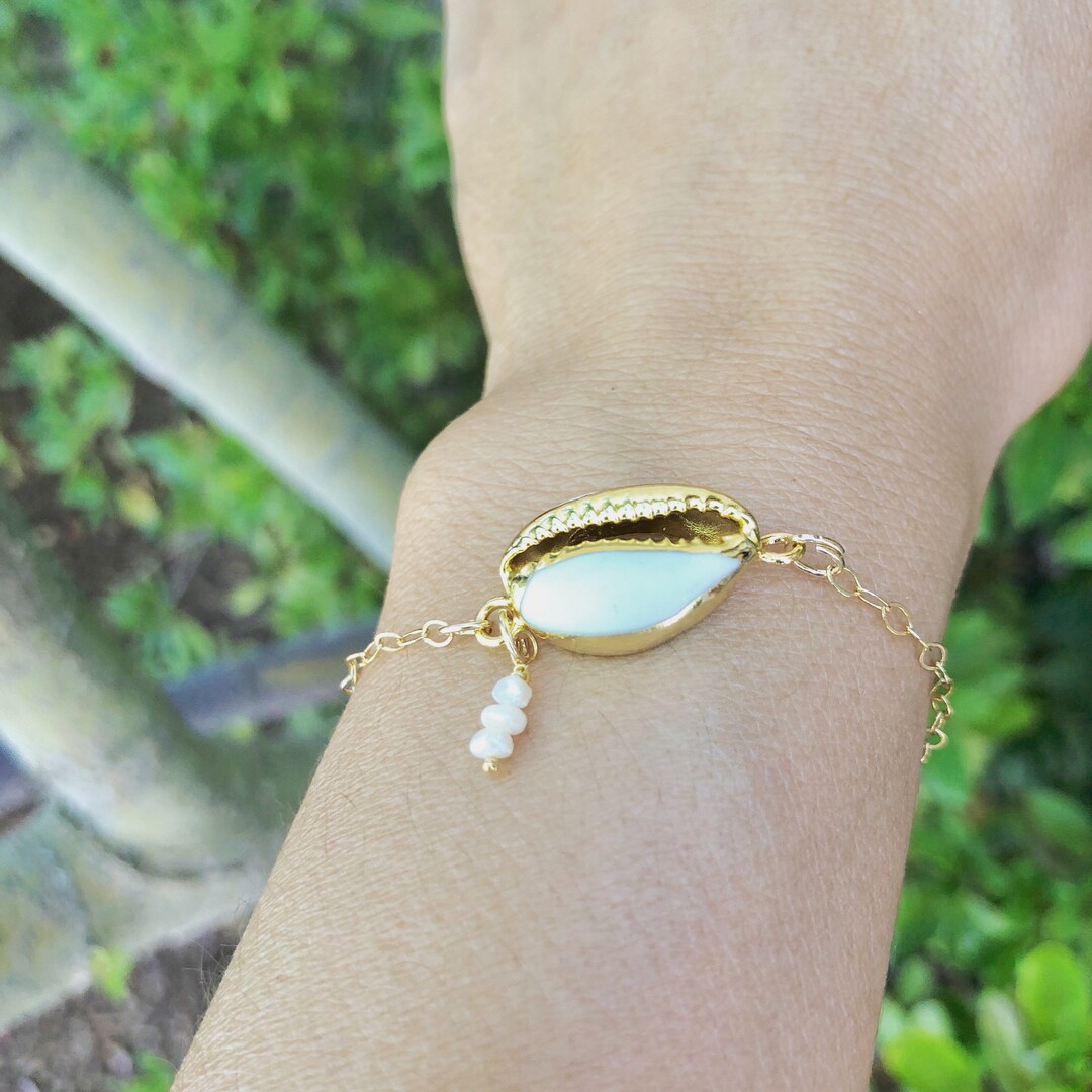 Hawaiian Jewelry, 24k Gold Dipped Cowrie Shell Bracelet, Hawaiian