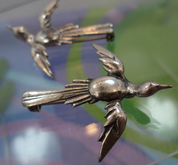 Vintage Brooch : Pair of Flying Birds  (2) Sweate… - image 1