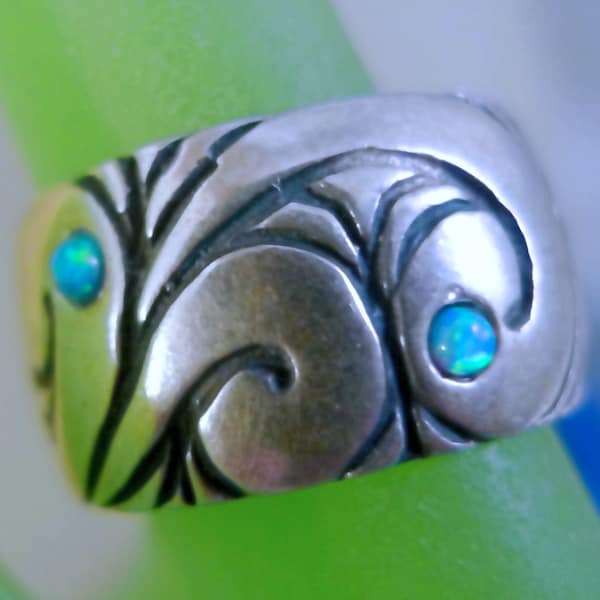 Size 7 Ring : sterling silver Signed VI Wedding and w/ Inlaid Opals (Joan Miro Like) (BT05)