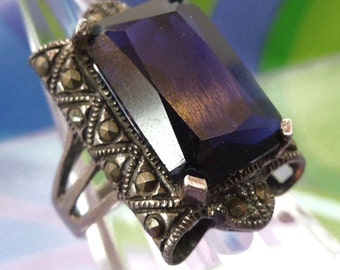 Size 7.5 Ring : Vintage Art Deco Sterling and Marcasite & 18mm Tall Sapphire Blue Stone (9902)