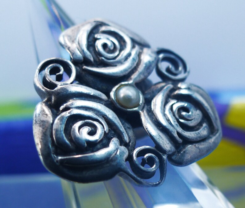 9902 Size 7.5 Ring Sterling Silver 3 Roses Free Form Design with Pearl Center by GG