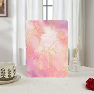 Pink Purple Art Gold Lines iPad-hoes met potloodhouder iPad 11/10/9 A16 2025 M3 Air 7/6/5th 11" 10,9" 13" 2024 Pro 12,9 inch M5 M4 M2 hoes