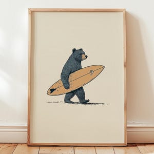 Impresión retro de oso surfero: arte mural con ilustración costera/decoración surfera