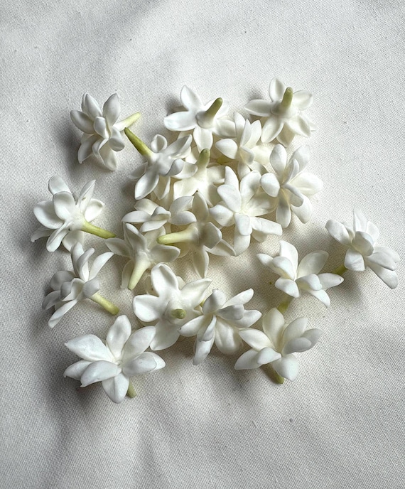 Handmade White Jasmine (Pikake) Clay Flower Beads, Pack of 25 pcs, 50 and 100 – Hawaiian Lei, Jewelry, and DIY Supplies – Air-Dry Clay