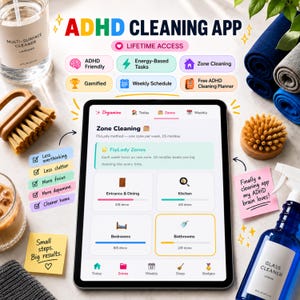 Könnte beinhalten: Ein Tablet mit einer ADHD-Reinigungs-App-Oberfläche und Zonen-Reinigungsfunktionen, umgeben von Reinigungsutensilien wie einem Allzweckreiniger, einem Glasreiniger, Bürsten und Haftnotizen mit Texten zum Thema Reinigung.