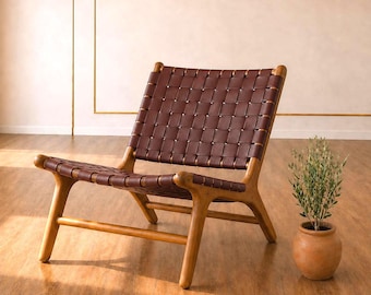Silla de cuero tejida a mano | Sillón marroquí artesanal | Silla decorativa bohemia | Asiento de madera natural y cuero | Decoración artesanal para el hogar.