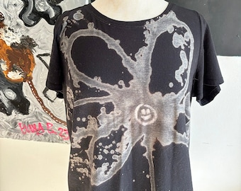 happy face tshirt / Women's Blouse / Size 14/16 / One of a Kind