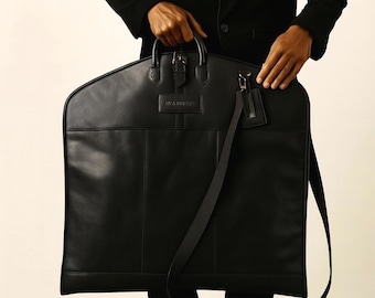 Mala para Terno Personalizada em Couro Preto: Bolsa de Viagem Artesanal para Roupas, Presente para Padrinhos