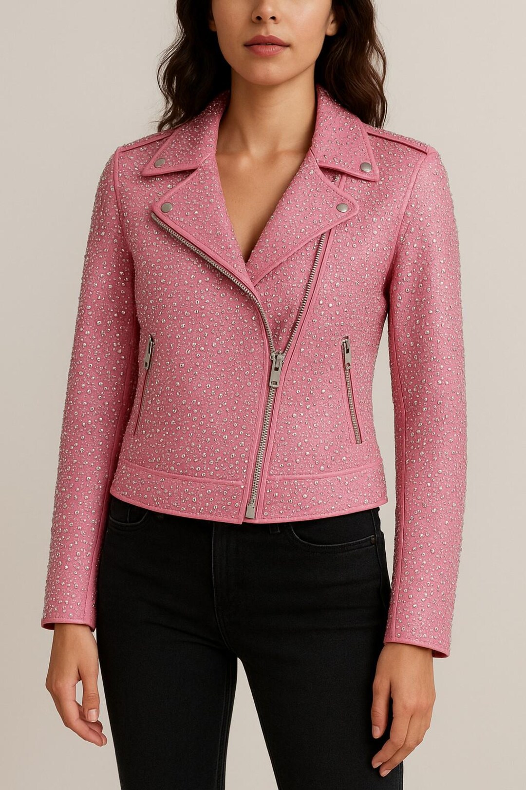 ピンクのラインストーンバイカージャケット:クリスタルスタッズ付き ピンクのラインストーンバイカージャケット:クリスタルスタッズ付き