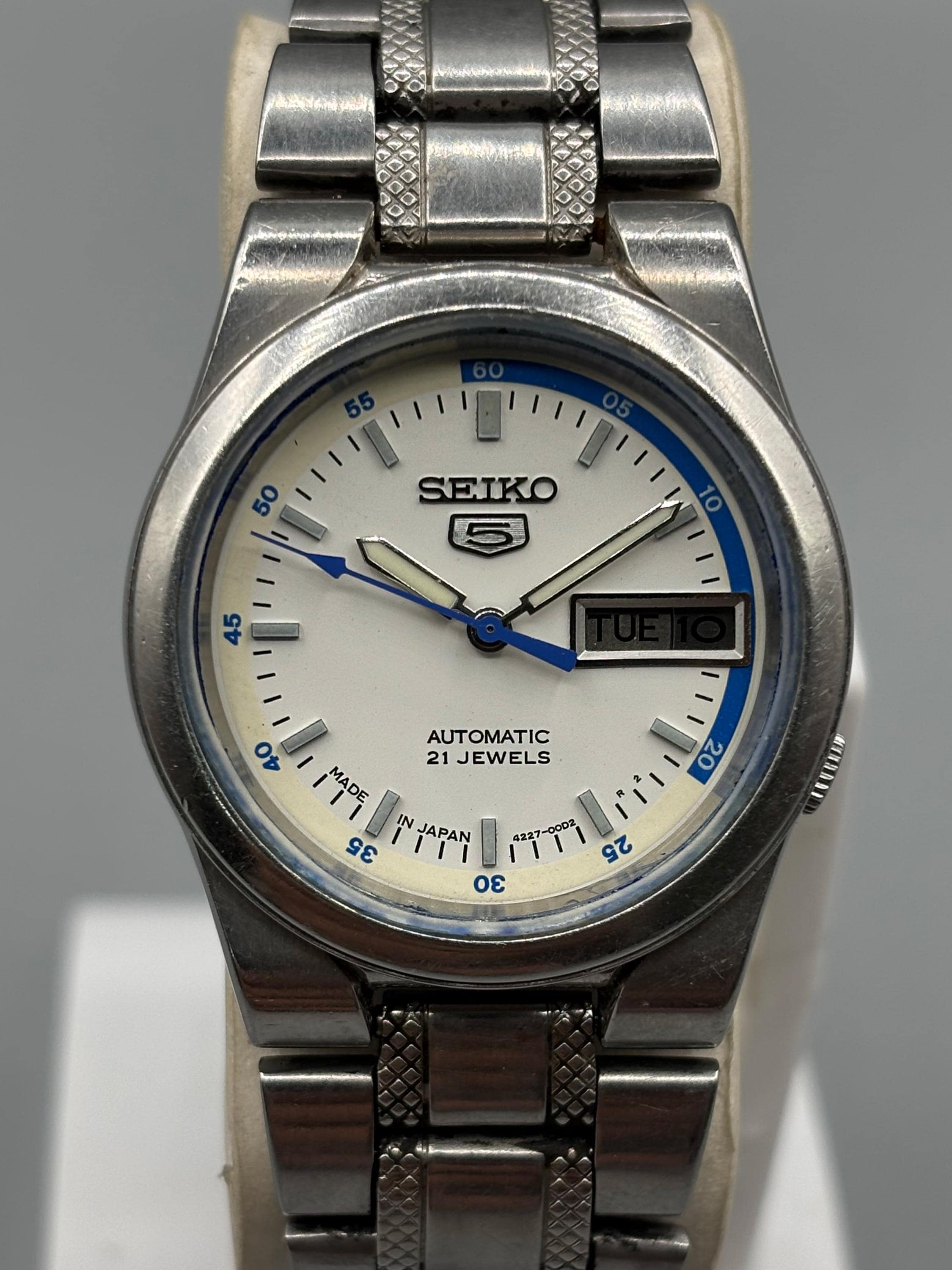 Vintage Seiko 5 Automatic 4227-00A0 White Speed Racer Unisex Watch