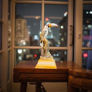 Resin Toucan Bird Figurine: Handcrafted Tropical Home Decor Sculpture