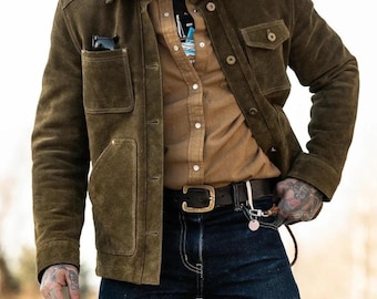 オリーブグリーンのスエードレザーバイカージャケット - メンズ