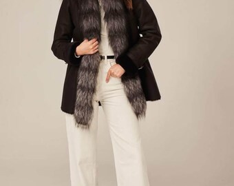 Manteau femme noir en cuir véritable : pardessus d'hiver avec col en fourrure de renard