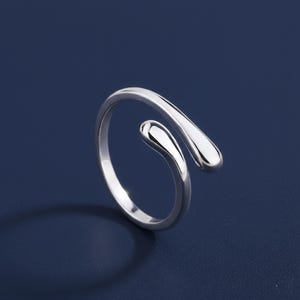 Adjustable Teardrop Ring