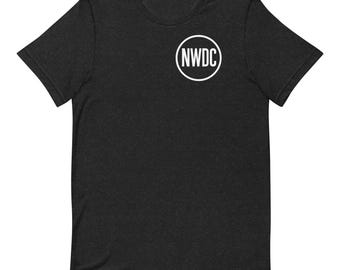 Unisex T-Shirt NWDC Logo linke Brust