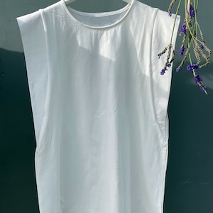 オフショルダーカットTシャツ