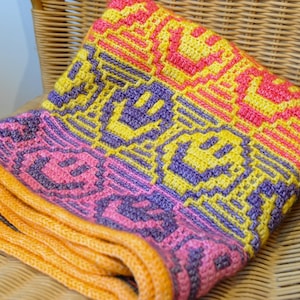 Smiling Patchwork Faces Blanket Crochet Pattern – Mosaic Overlay Afghan (PDF Pattern)