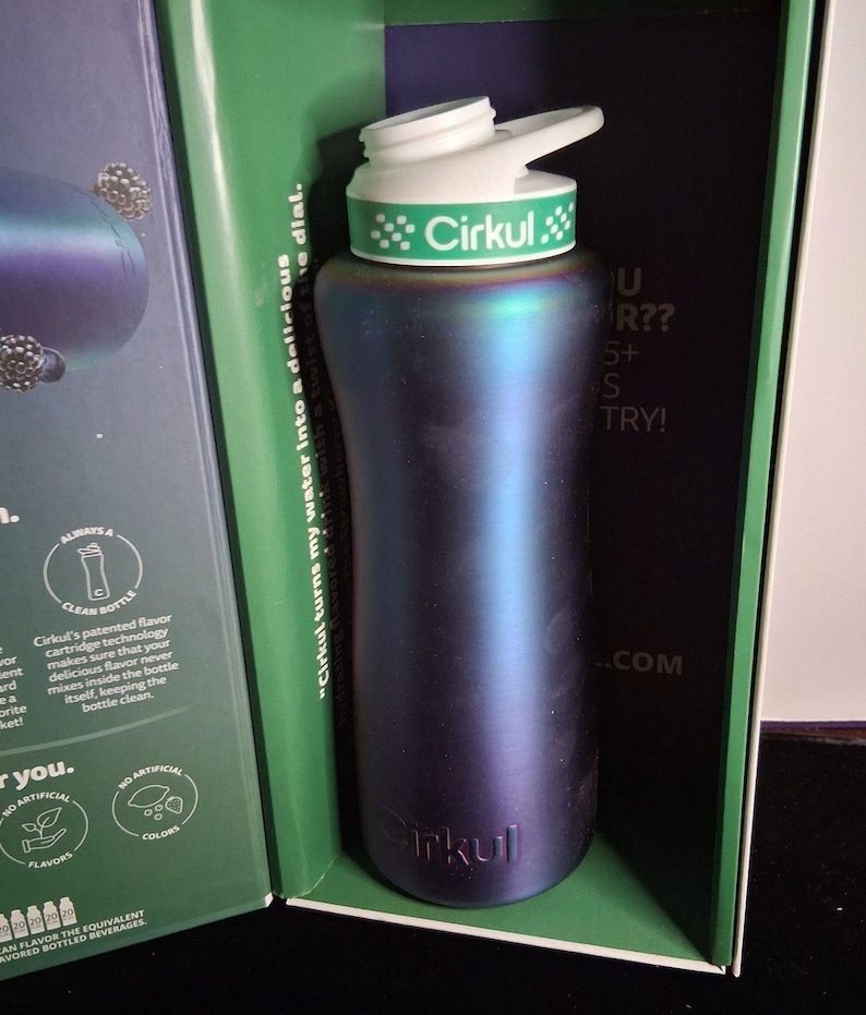 Cirkul 32oz Stainless Steel Starter Kit - Chameleon Color Change Bottle - Green image 2