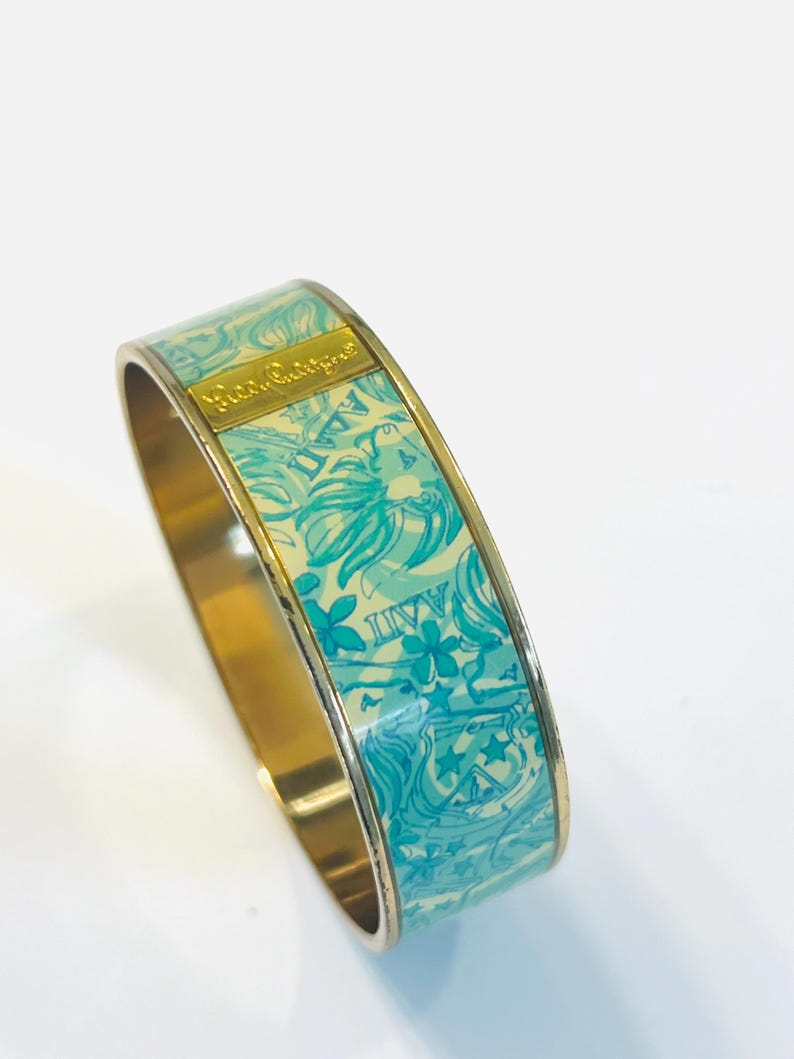 May include: A set of three ceramic mugs with a speckled, matte finish. Each mug features a different color: light blue, cream, and gray. The mugs have a simple, modern design and a comfortable handle. Perfect for coffee or tea.