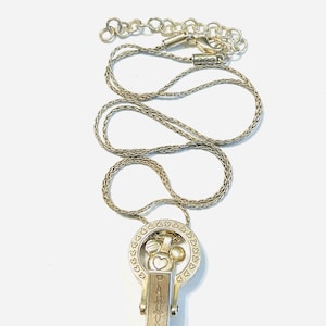 Collar portatarjetas con cordón de Brighton con temática de Disney, 91 cm (36 pulgadas) imagen 1