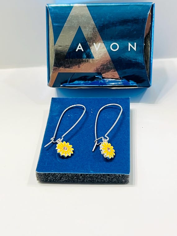 Avon Tiny Delicate Sunflower silver Tone Earrings. - image 1