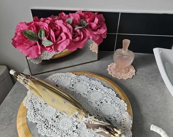 Vintage bloemenparaplu, gemaakt in Taiwan Parasol, retro regenaccessoire, beige bloemenpatroon