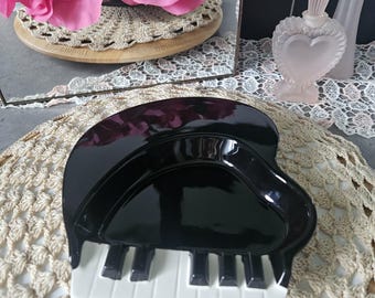 Cenicero/platillo para baratijas de piano de cola vintage en blanco y negro • Decoración musical de mediados de siglo • Estilo Hollywood Regency