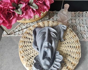 Vintage Ceramic Pierrot Wall Mask – Sad Clown Face Décor – Handcrafted Gray Glazed Wall Art – Theatrical Boho Home Decoration