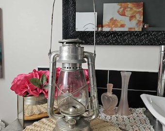 Vintage EMBURY No. 1 Little Air Pilot Oil Kerosene Lantern Lamp