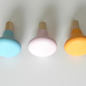 Set of 3 round wooden furniture knobs in pastel colors
