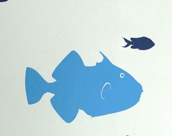 Vis muurtattoo nautische badkamer wanddecoratie - 24-delige set visstickers unieke kinderkamer of jongenskwekerij decor - oceaan muurstickers voor kinderen