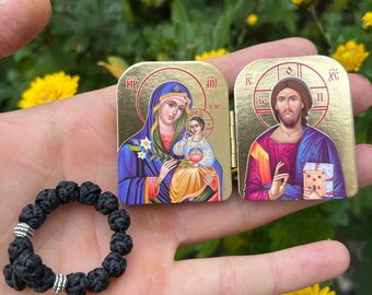 旅行用祈祷セット: イエス・キリストと聖母マリアの二連祭壇画アイコン、2 x 1.6 インチのソウタッシュ製指用ロザリオ、十字架付き 10 ノット。