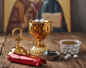 Set di preghiera ortodossa: incensiere in metallo dorato da 5,7 pollici, 60 grammi di incenso, 9 tavolette di carbone.