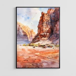 Può includere: Dipinto ad acquerello di una scena di canyon desertico con formazioni rocciose rosse e un primo piano sabbioso. L'opera d'arte raffigura un paesaggio vibrante con un piccolo insediamento e figure, incorniciato in un bordo nero.