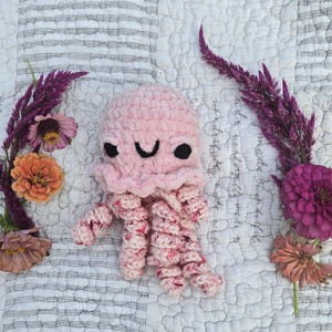 Pink Crochet Jellyfish Plushie – Soft Ocean Animal Toy, Nursery Decor Baby Stuffy