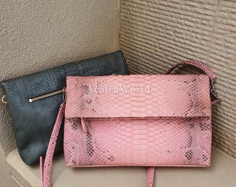 Very Rare NWOT Vintage Coach Fuchsia Snakeskin Python Clutch