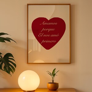 ESPAÑOL arte cristiano l Él nos amó primero | Versículo bíblico 1 Juan 4:19 | Decoración cristiana ragalo | christian wall art in spanish image 2
