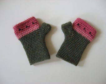 fingerless gloves pink and olive