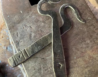 Handgeschmiedeter Flaschenöffner aus Stahl