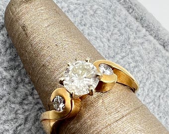 14k gold band diamond wedding ring (5.0 grams/1.05 total diamond weight)