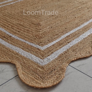 Tapis en jute fait main : bordure ondulée de pétoncles, animaux de compagnie acceptés