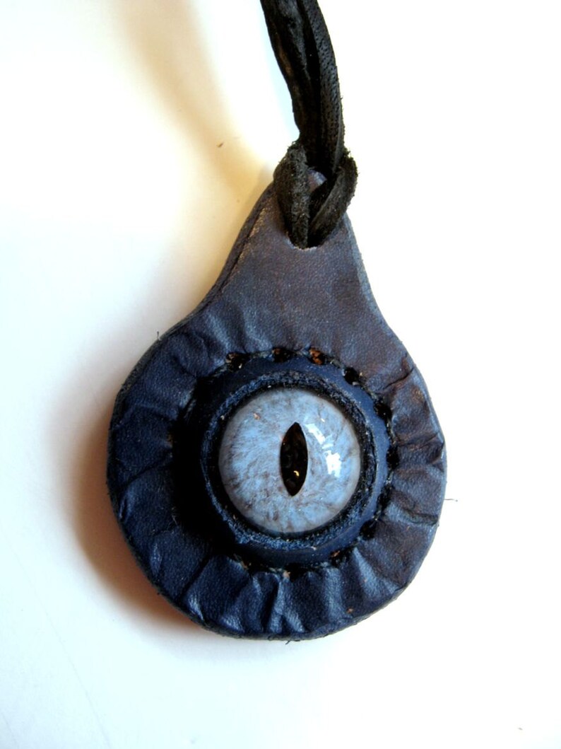 Fantasy Cosplay Blue Glass Eye Dragon Pendant Leather Pendant Necklace Eyeball Black