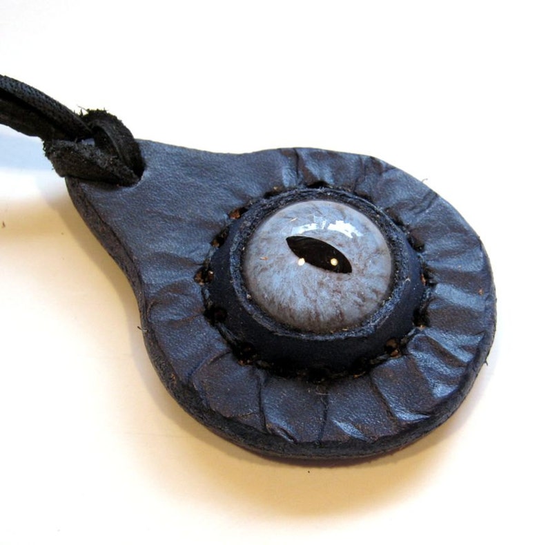 Fantasy Cosplay Blue Glass Eye Dragon Pendant Leather Pendant Necklace Eyeball Black