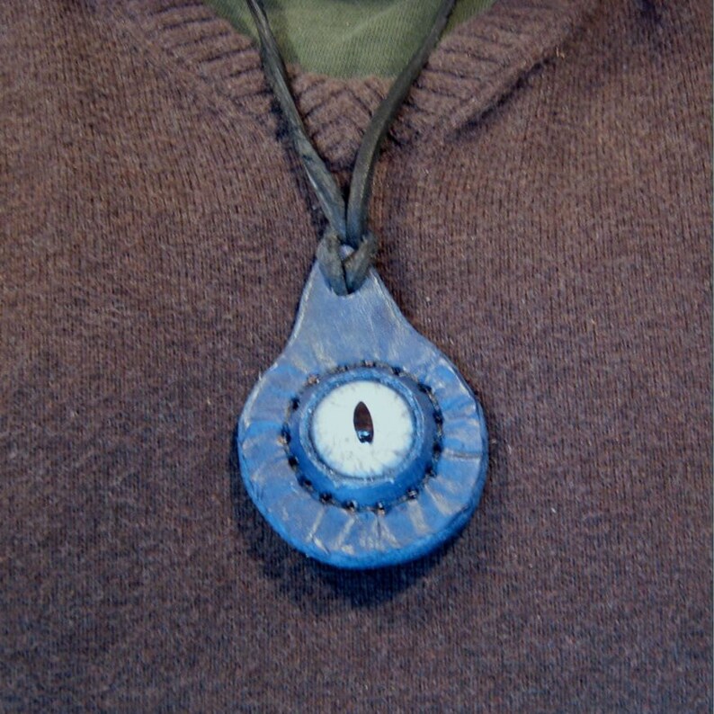 Fantasy Cosplay Blue Glass Eye Dragon Pendant Leather Pendant Necklace Eyeball Black